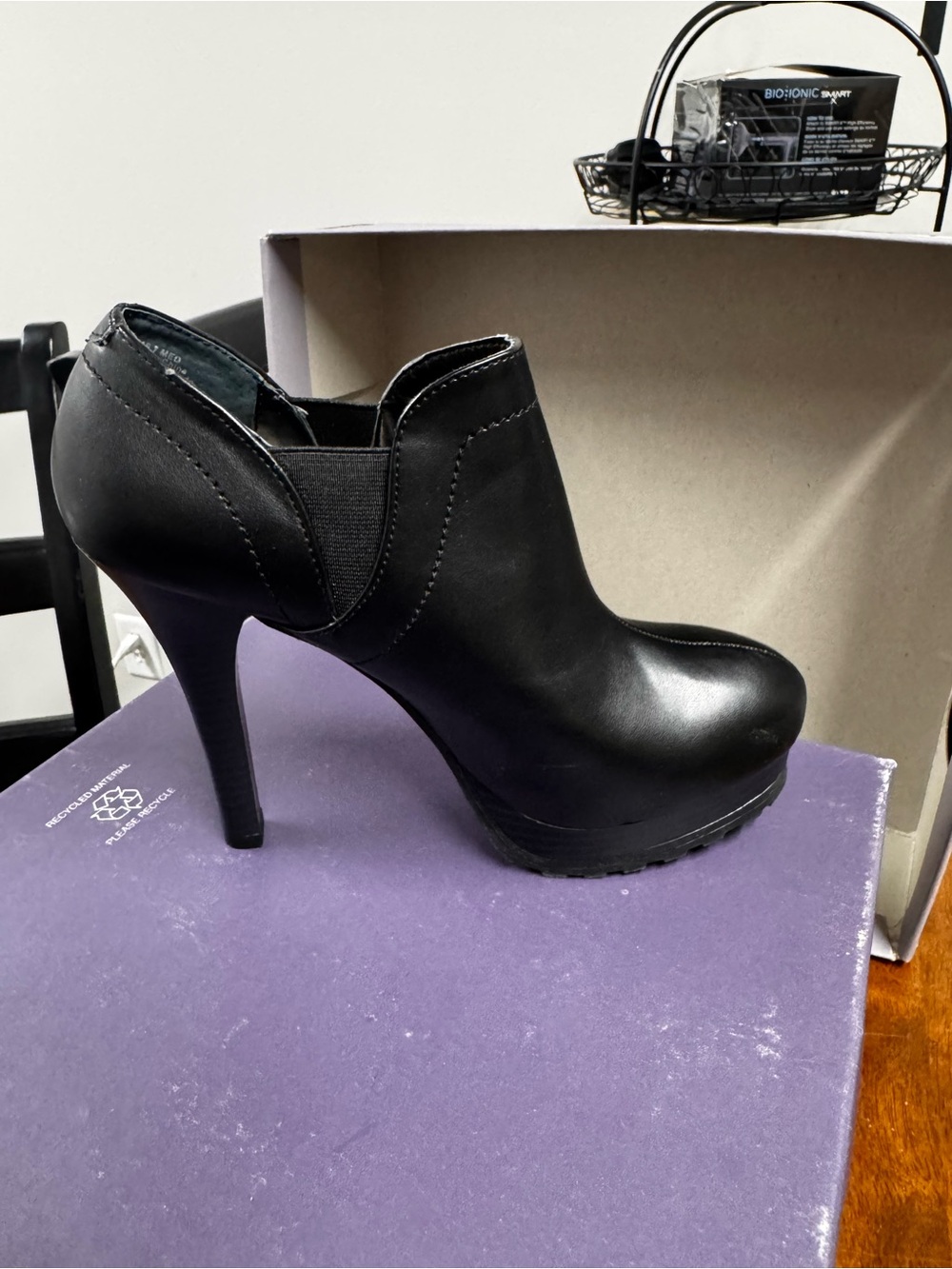 Jennifer Lopez Black Leather High-Heel Ankle Booties